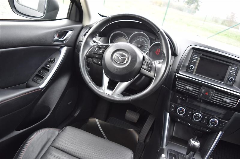 Mazda CX-5 2,0 i 118KW 4X4 AUTOMAT KŮŽE - fotka 31 z 54