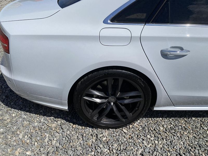 Audi A8 S8 4.0i V8 520PS CZ DPH EXTRA! - fotka 50 z 176