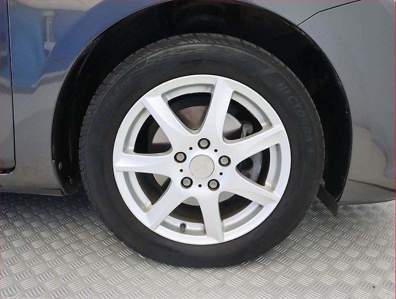 Mazda 3 (2013) 1.6 DI Turbo - fotka 15 z 15