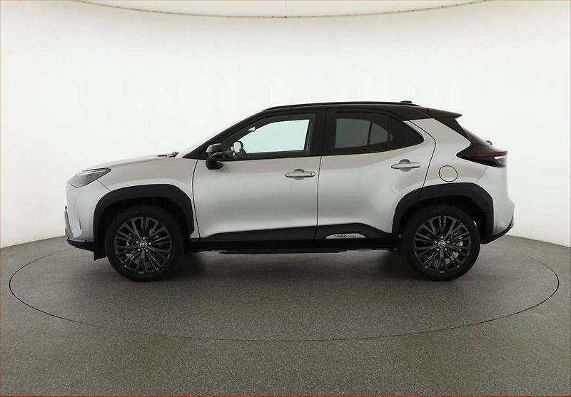 Toyota Yaris Cross (2023) 1.5 VVT-iE E-Four - fotka 3 z 21