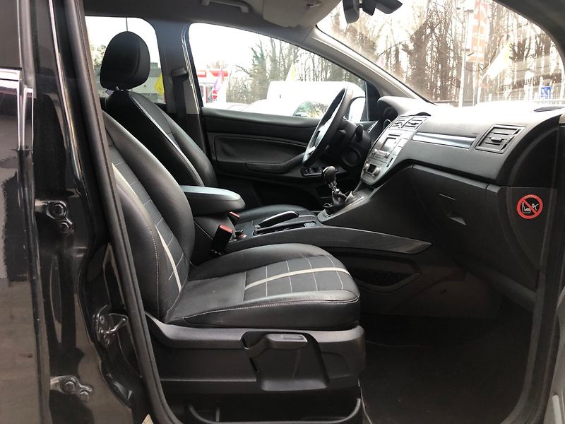 Ford Kuga (2010) 2.0TDCi 4x4 - fotka 15 z 33