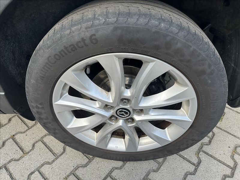 Mazda CX-5 2,0 Sports-Line 4x4 - fotka 30 z 35