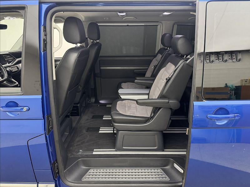 Volkswagen Multivan 2,0 4X4 DSG NZTOP HIGHLINE ČR - fotka 28 z 40