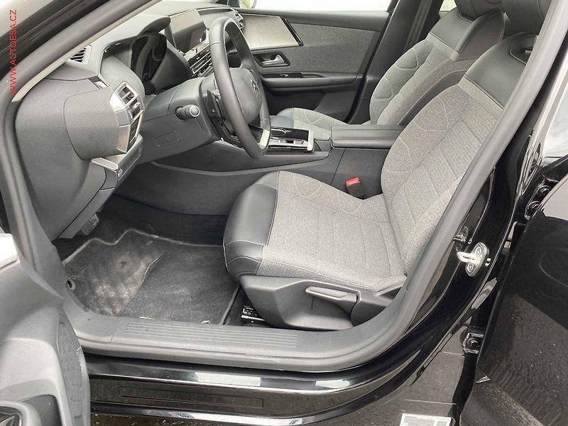 Citroën C5 X (2023) 1.2 PT, Feel, AT, LED, navi - fotka 9 z 21