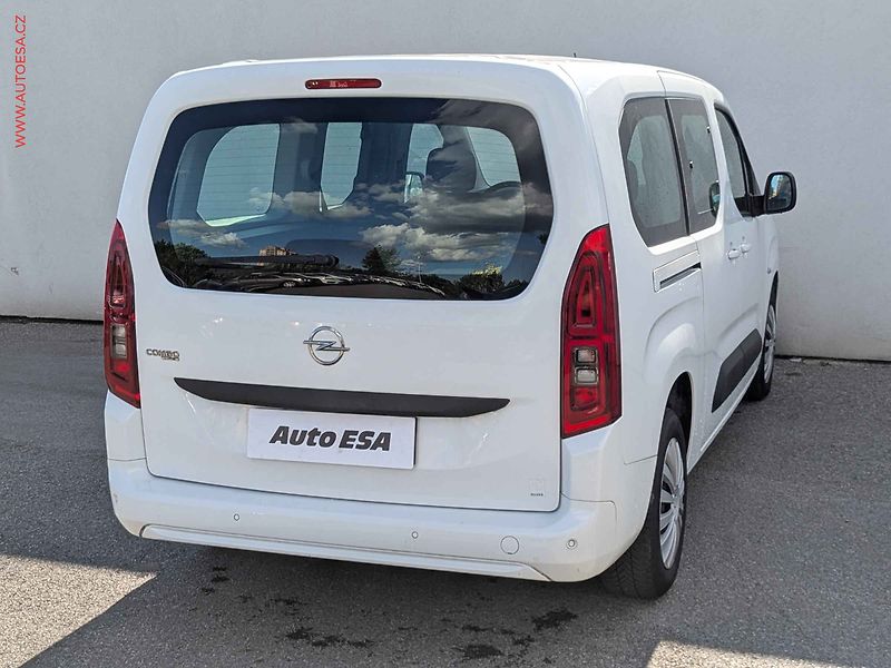 Opel Combo (2020) 1.5CDTi MAXi XL, Life, +kola - fotka 4 z 16