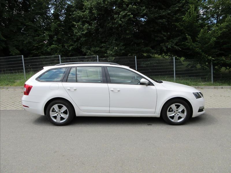 Škoda Octavia 1,6 TDi 85 Kw, Navi, Nové v ČR - fotka 10 z 28
