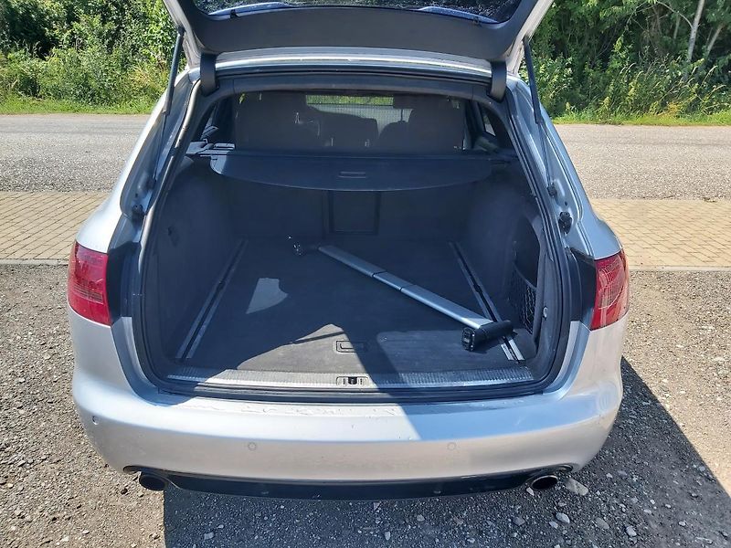 Audi A6 (2005) 3,2 Avant Quatro - fotka 16 z 36