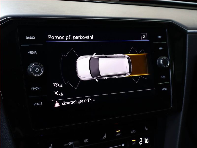 Volkswagen Passat (2020) 2.0 TDI - fotka 15 z 22