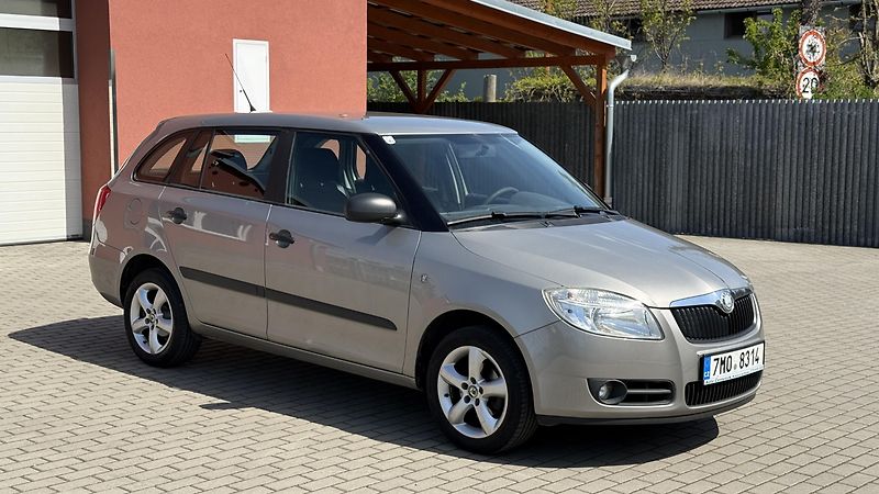 Škoda Fabia (2010) 1.4*16V*63kW*KLIMA*SERVIS* - fotka 5 z 16