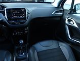 Peugeot 2008 (2018) 1.2 PureTech, Automat - náhled 8