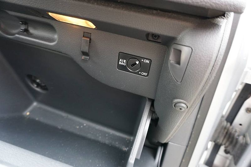 Volkswagen Golf Plus (2008) 1,9 - fotka 13 z 24