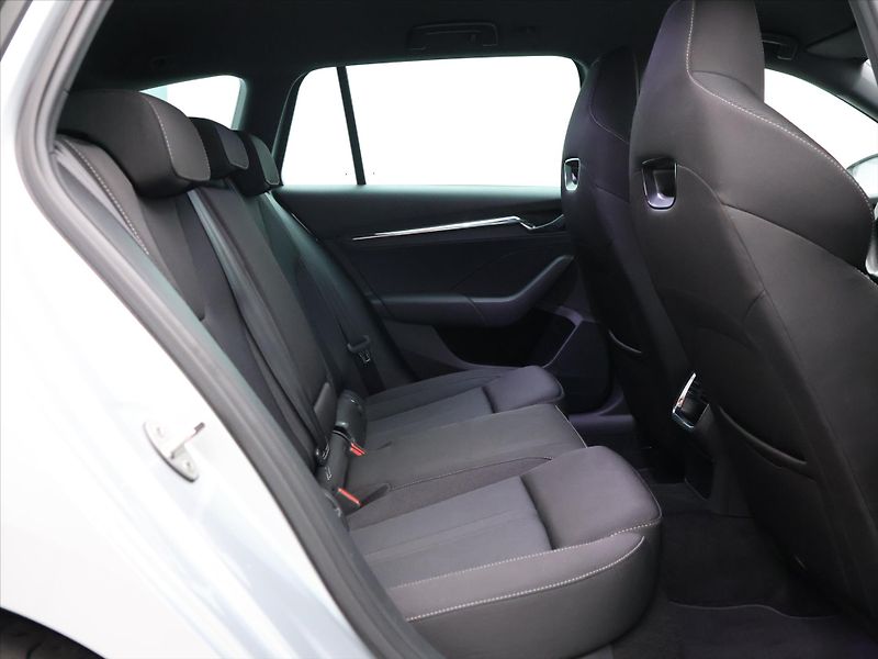 Škoda Octavia 2,0 TDI 110kW DSG Style DPH - fotka 14 z 33