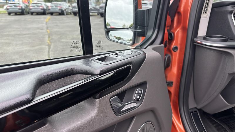 Ford Tourneo Custom (2019) 2.0L Ecoblue - fotka 13 z 29