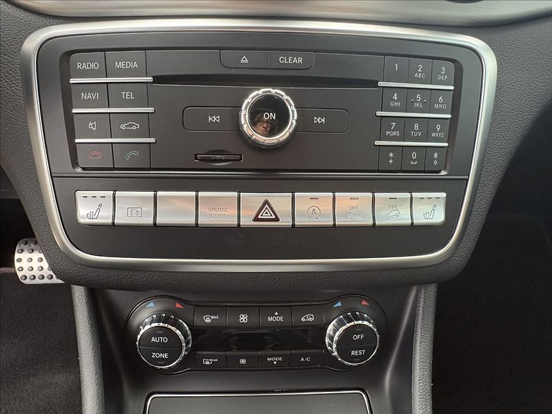 Mercedes-Benz GLA 2,0 220 4M,AMG,CZ,1.majitel - fotka 14 z 17
