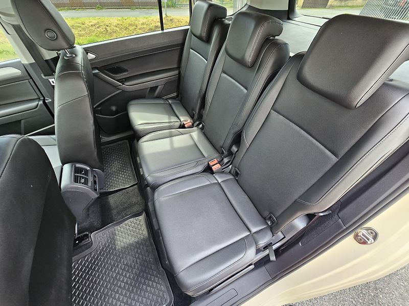 Volkswagen Touran (2017) 2.0TDI DSG - fotka 14 z 19