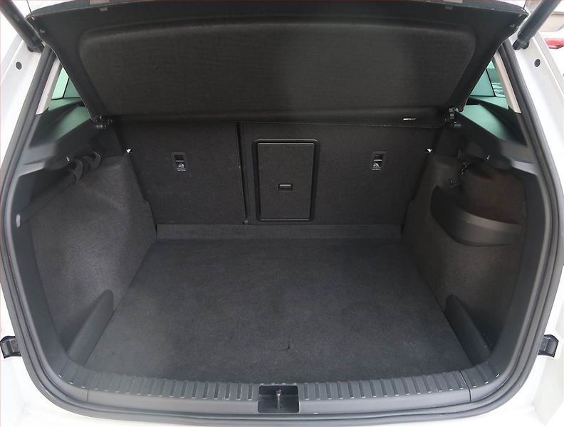 Škoda Karoq (2024) Fresh 1.5 TSI - fotka 14 z 21