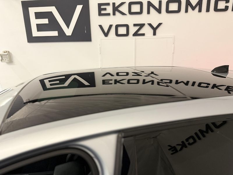 Jaguar F-Pace (2022) 5.0 SVR REZERVOVÁNO  - fotka 31 z 53
