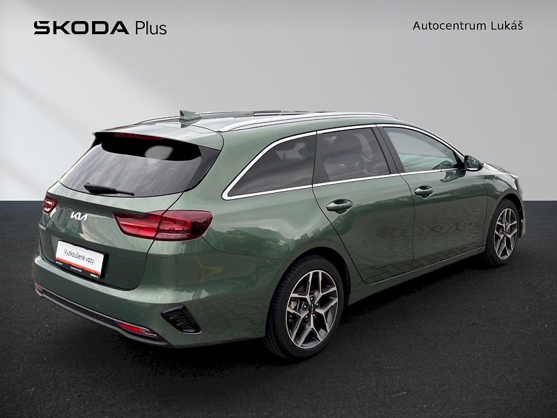 Kia Ceed (2025) 1.5 T-GDi TOP 7DCT - fotka 2 z 30