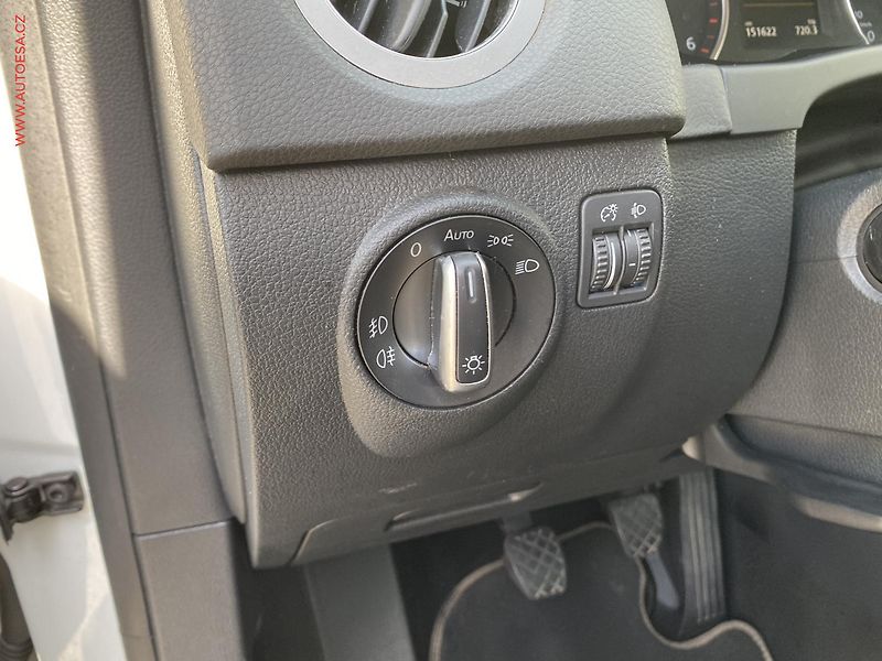 Volkswagen Tiguan (2015) 2.0 TDi, Lounge, navi, kamera - fotka 14 z 17