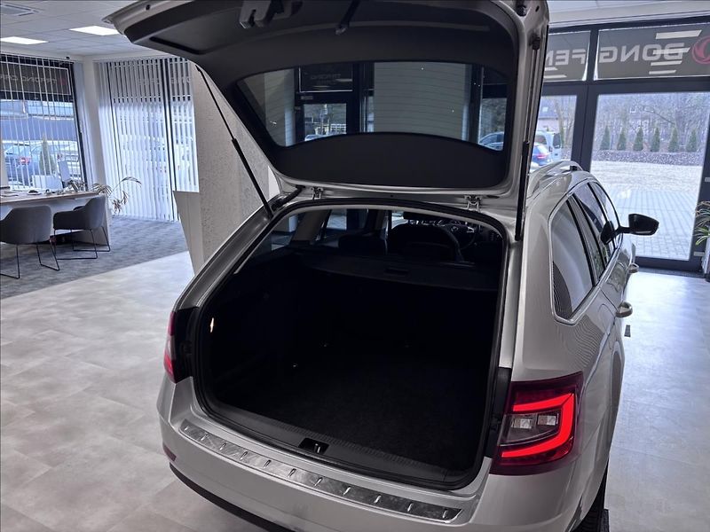 Škoda Octavia 2.0 TDI 110KW GreenLine - fotka 21 z 28