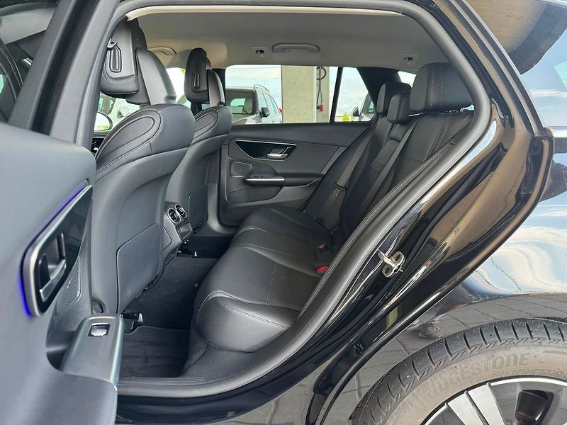 Mercedes-Benz Třídy C Avantgarde 4 MATIC kombi - fotka 20 z 20