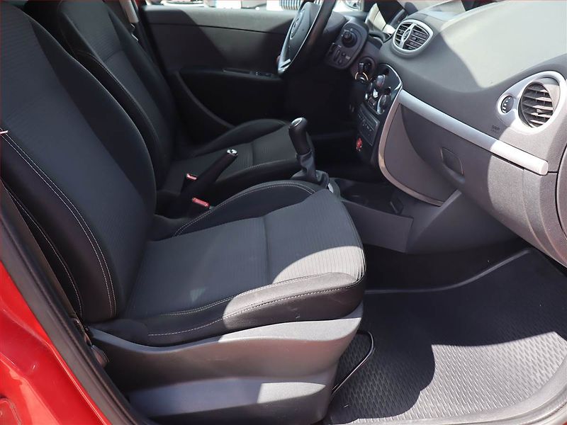 Renault Clio (2012) 1.2 16V , po STK, slušný stav - fotka 9 z 13