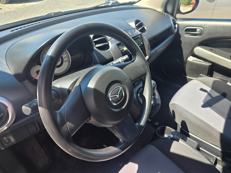 Mazda 2 (2010) 1.3 i Klima - fotka 8 z 21