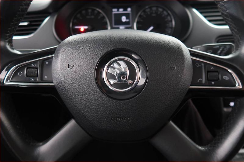 Škoda Octavia (2014) Ambition 1.6 TDI, Navi - fotka 16 z 18