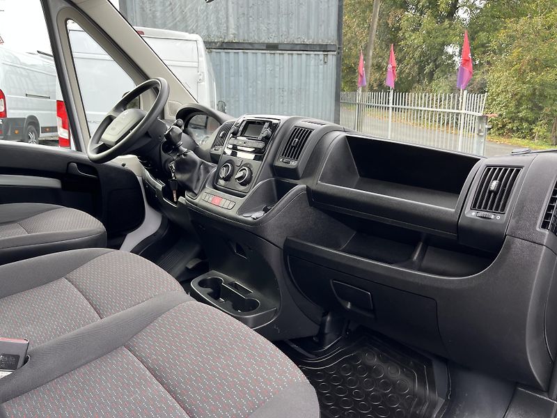 Peugeot Boxer (2024) 2.2 HDI 1MAJ.ČR,LOŽNÁ PL.3.85 - fotka 10 z 20