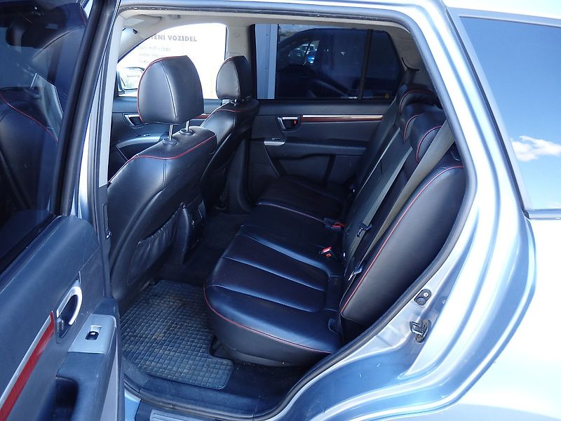 Hyundai Santa Fe 2.2 CRDI 10x AIRBAG - fotka 7 z 16