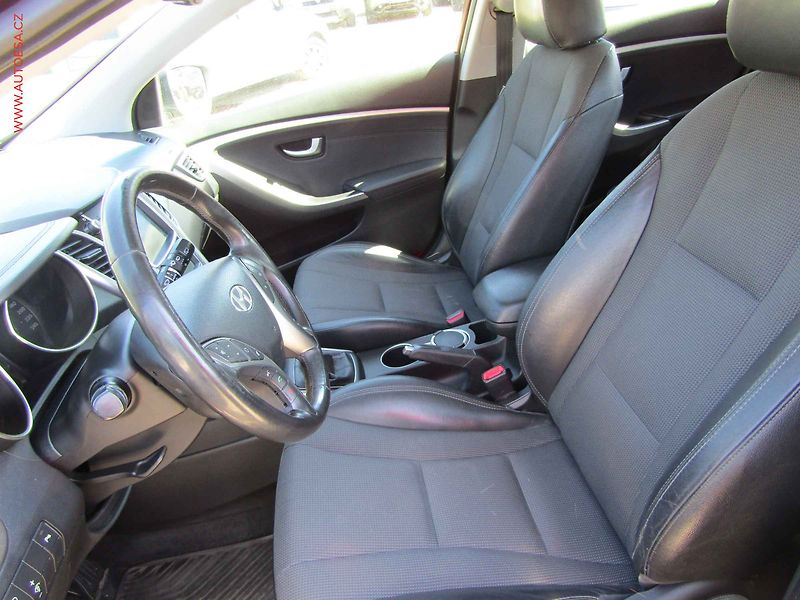Hyundai i30 (2012) 1.6 CRDI, STK4/28 - fotka 8 z 22