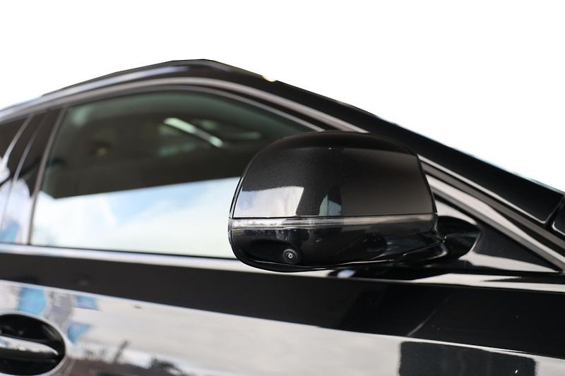 BMW X6 xDrive40d - fotka 24 z 32