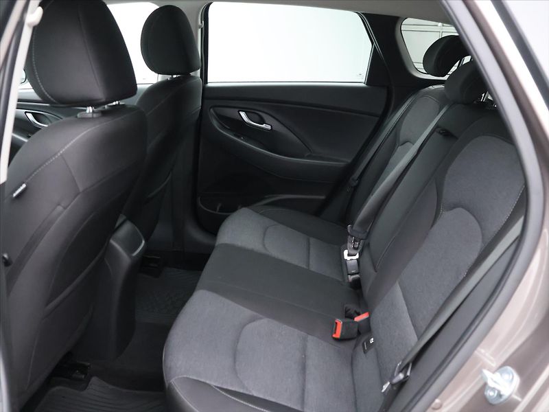 Hyundai i30 1,0 T-GDI 88kW Style DCT CZ DP - fotka 14 z 35