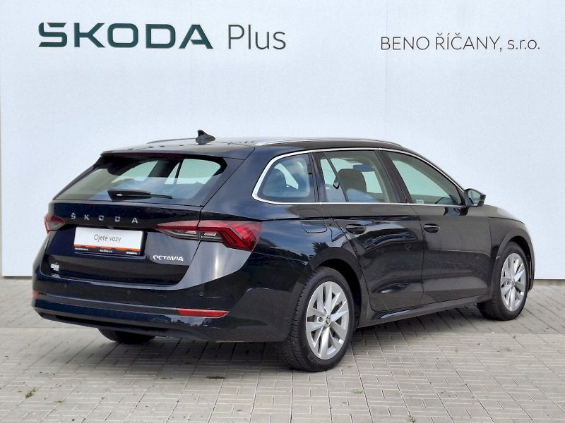 Škoda Octavia (2022) Combi Style Plus DSG 2,0TDi 11 - fotka 2 z 35