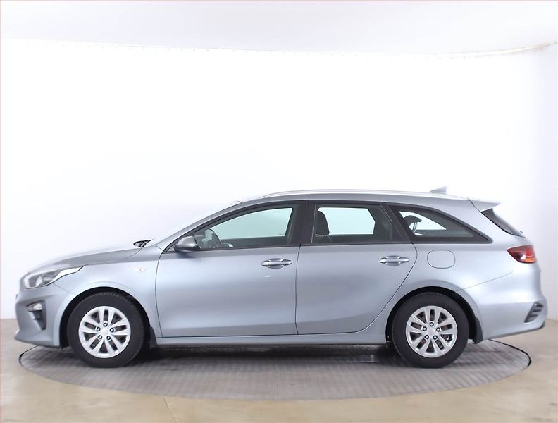 Kia Ceed (2019) Silver 1.4 T-GDI, Serv.kniha - fotka 3 z 15