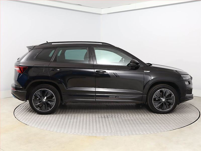 Škoda Karoq (2022) Sportline 1.5 TSI - fotka 6 z 17