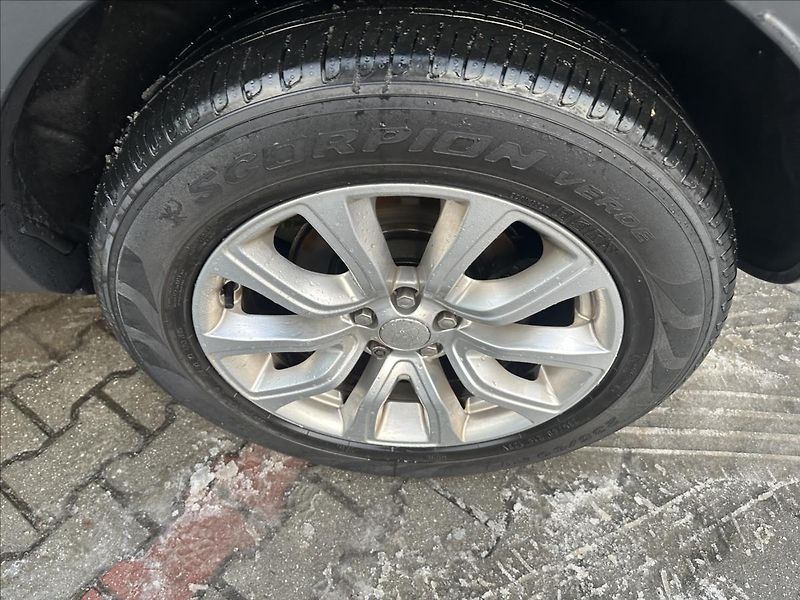 Land Rover Range Rover Evoque 2,2 4x4 TD4 SERVISKA - fotka 22 z 24