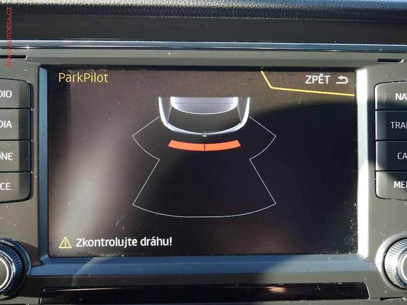 Seat Leon (2016) 1.6TDi, AC, TZ, park.čidla - fotka 13 z 20