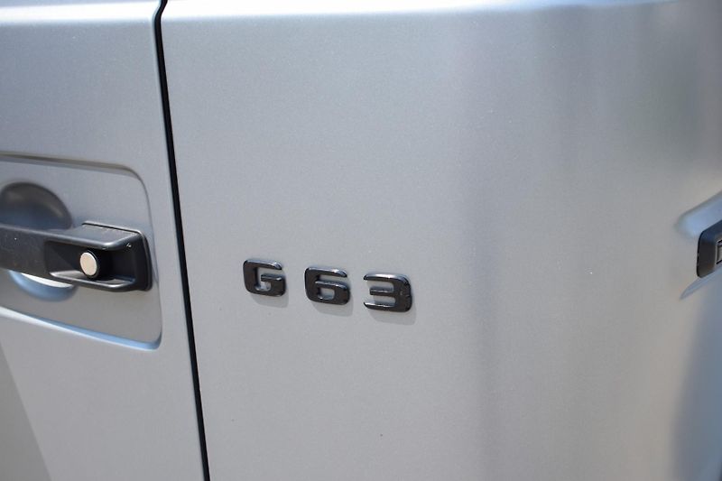 Mercedes-Benz Třídy G (2024) G63Manufa/Mat.šedá/dvoubarevná - fotka 31 z 36