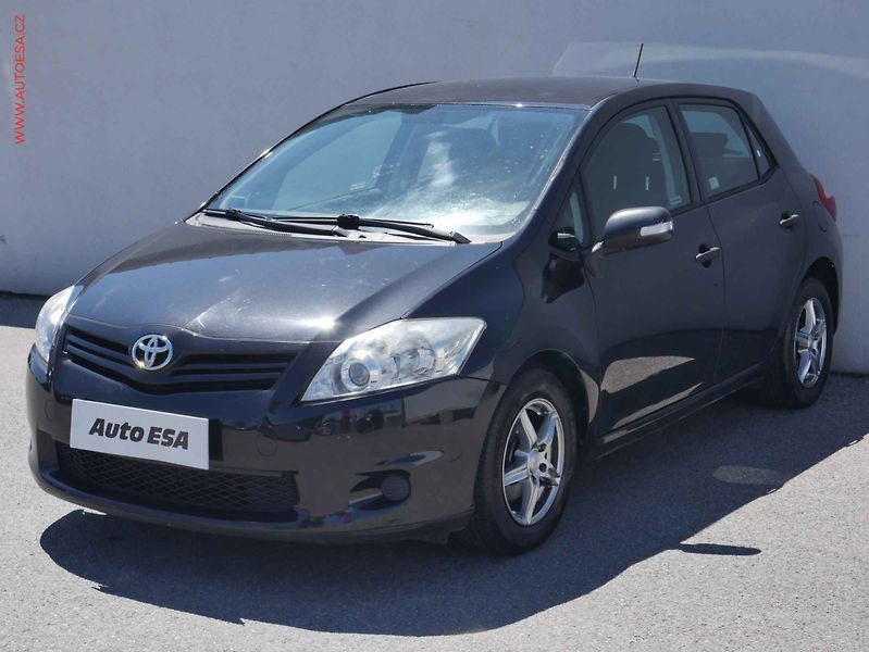 Toyota Auris (2010) 1.4D-4D, 2.maj,ČR, Klima - fotka 3 z 13