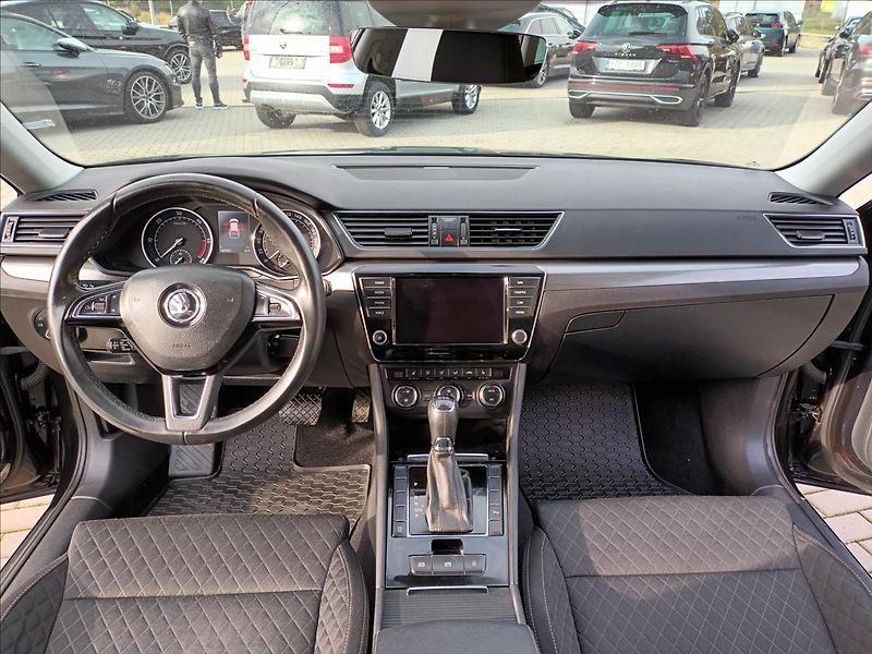 Škoda Superb 2,0 TDI,110KW,NAVI,VÝHŘEV, - fotka 11 z 41