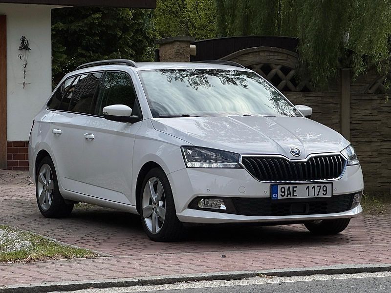 Škoda Fabia 1.0Tsi 70kW 1.MAJ ČR TAŽNÉ  - fotografie inzerátu