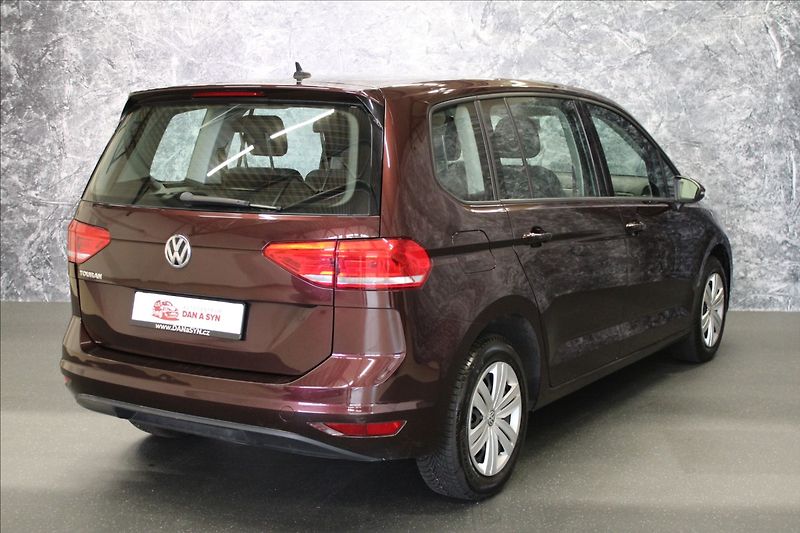 Volkswagen Touran 1,2 TSI 1.majitel - fotka 4 z 31