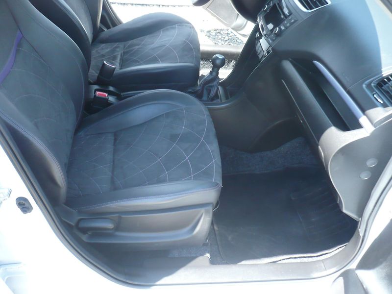 Suzuki Swift 1.2I 69Kw X-Tra Klimatizace - fotka 14 z 23