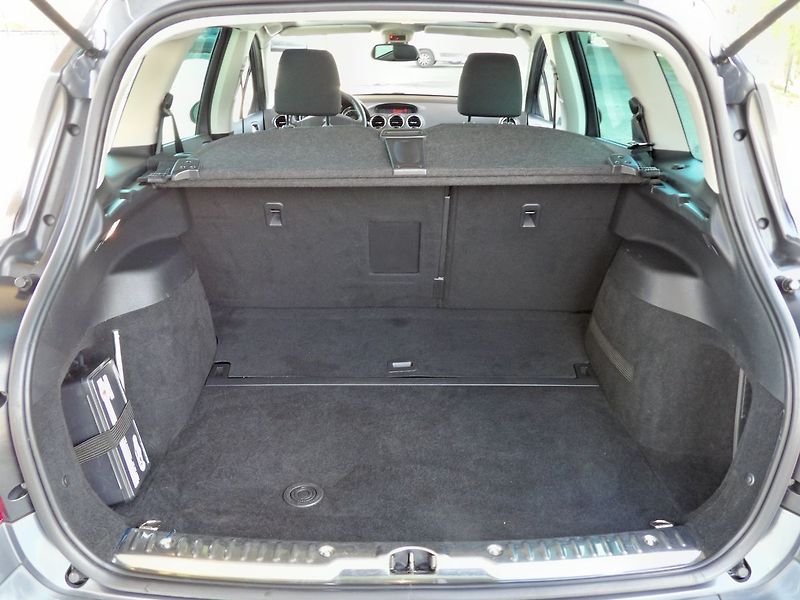 Peugeot 308 SW 1.6VTi 88kW AutoAC Serviska - fotka 24 z 33