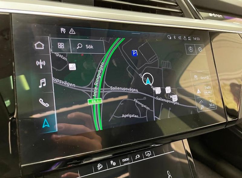 Audi Q8 e-tron 55 Q 360kam Pano Matrix Tažné - fotka 15 z 23