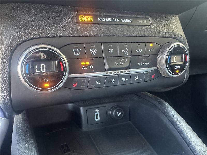 Ford Focus 2,0 TDCi Active - fotka 20 z 22