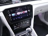 Volkswagen Passat 2,0 TDI CZ Elegance Kůže DPH - náhled 18