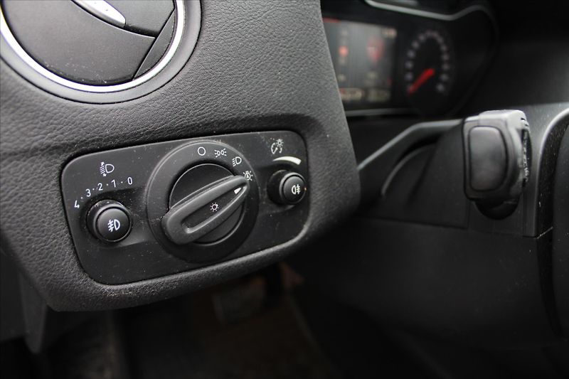 Ford Mondeo 2.0 TDCI 120kW TITANIUM NAVI - fotka 17 z 25
