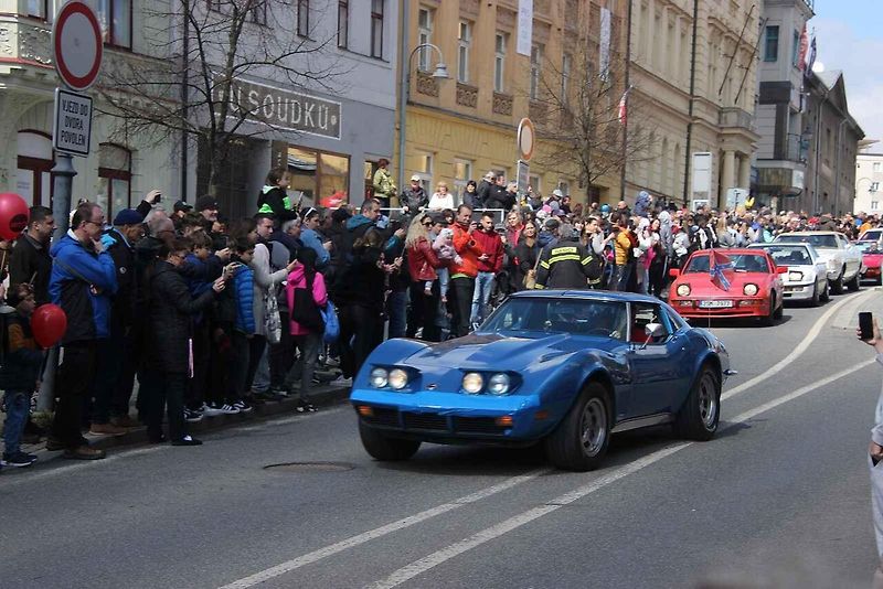 V Příbrami se sjela historická auta a motorky v rámci tradiční akce Česká Route 66.